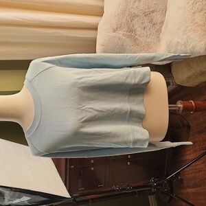 NWT Sweaty Betty Light Blue Cropped Sweatshirt-Size XL​​​​​​​​